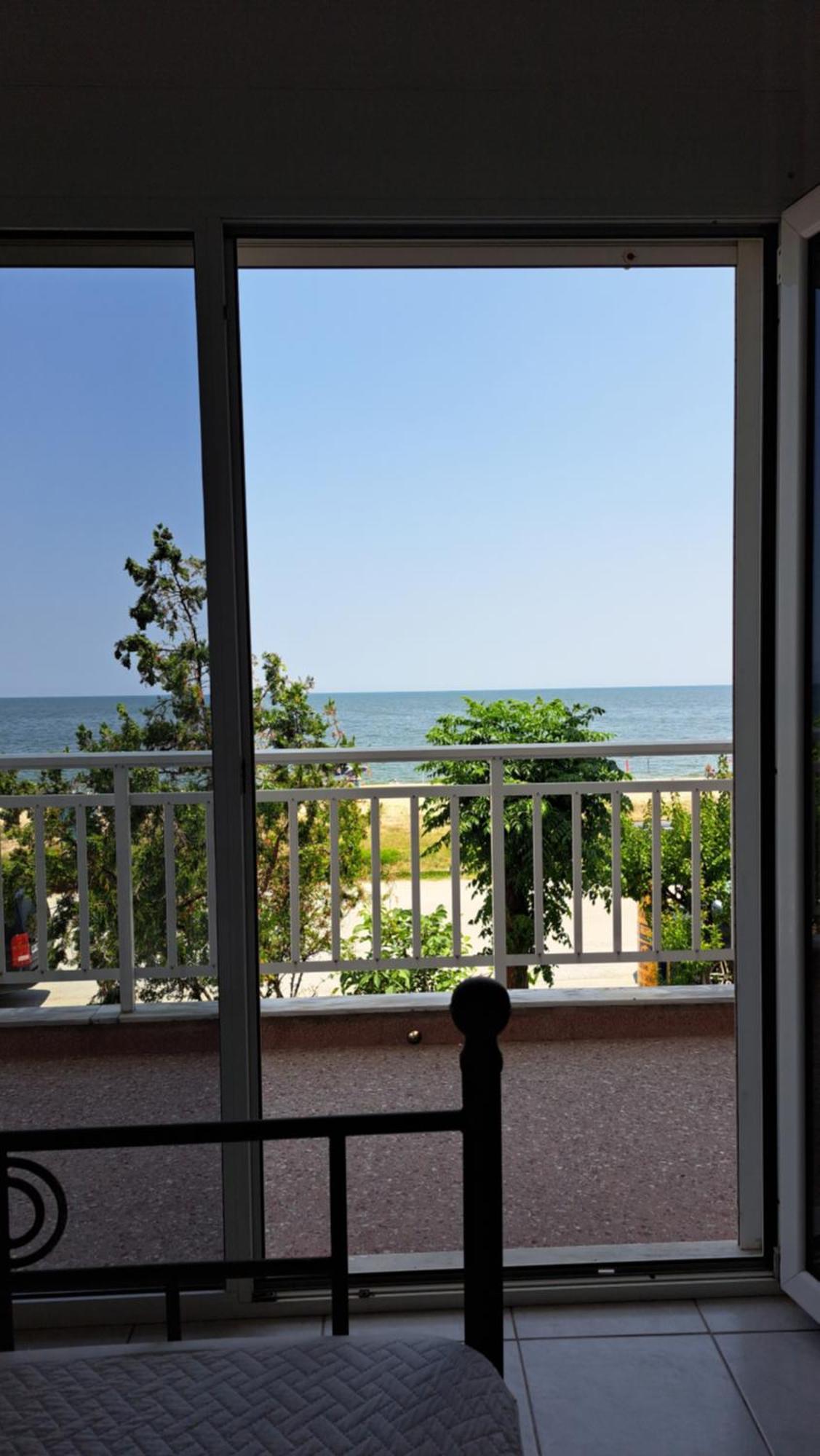 Blue Horizon Apartment Vrasná Kültér fotó
